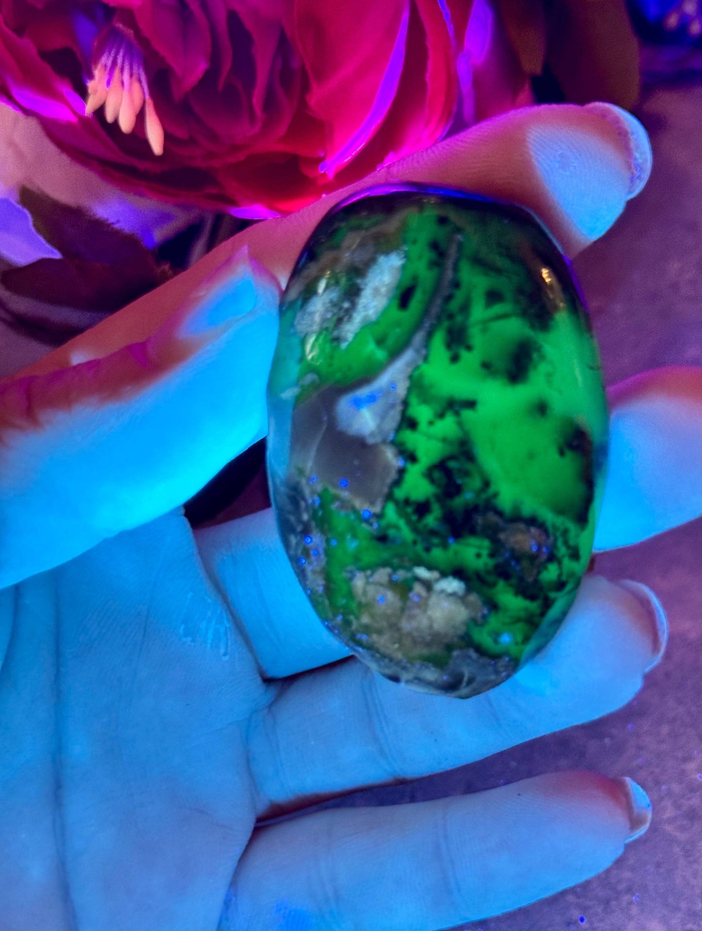 Volcano Agate Palmstones, Green Fluorescent Minerals, UV Crystals: 25-49 Grams
